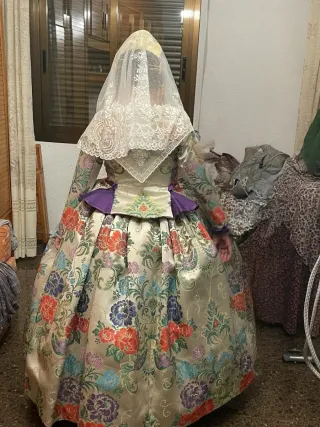 Traje de Fallera