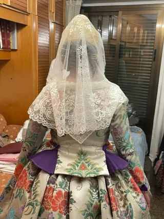 Traje de Fallera