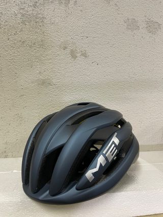 Casco MET Trenta Mips
