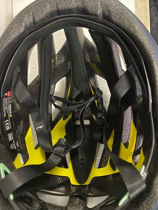 Casco MET Trenta Mips