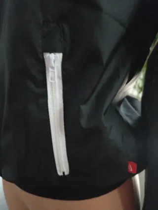 Chaqueta cortavientos Nike Talla M