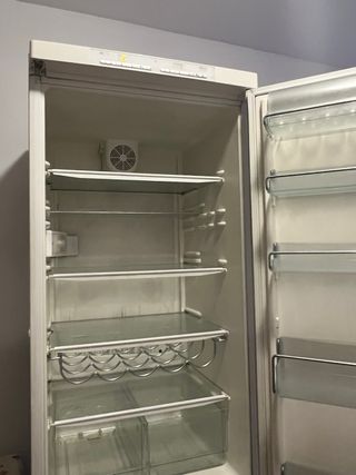 Nevera blanca con medidas 2x0.60x0.64