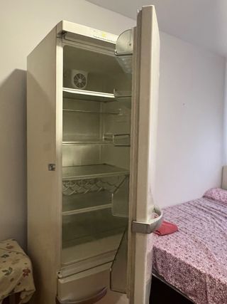 Nevera blanca con medidas 2x0.60x0.64