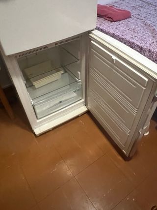 Nevera blanca con medidas 2x0.60x0.64