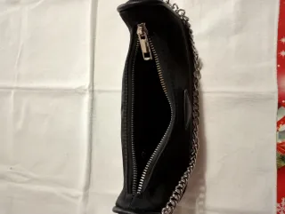 Borsetta nera con catena argento