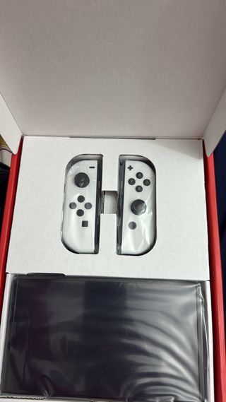 Nintendo Switch OLED Blanca/Negra Sin Estrenar