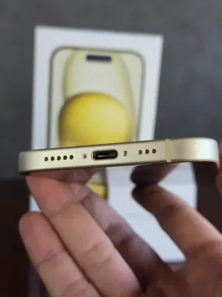 iPhone 15 Giallo 128GB