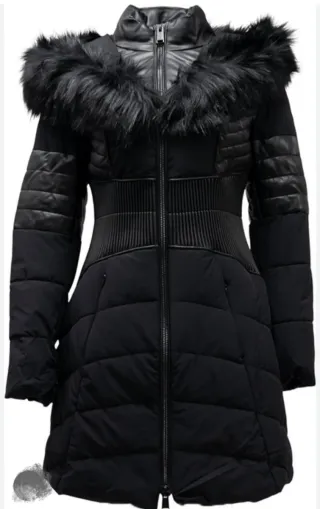 Abrigo Guess Negro con Capucha de Pelo