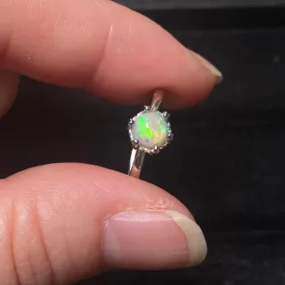 Anillo Acero Inoxidable con Ópalo Blanco Natural