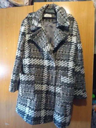 Abrigo de mujer estampado