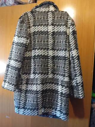 Abrigo de mujer estampado