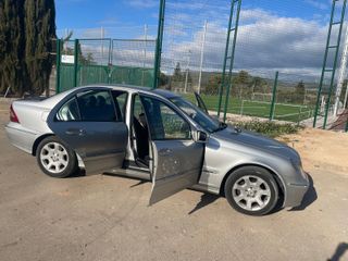 Mercedes-Benz Clase C 2006