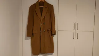 Abrigo chaquetón marrón camel talla 44