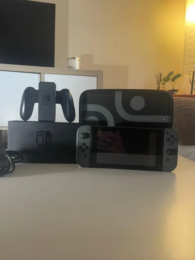 COMO NUEVA Nintendo switch con accesorios