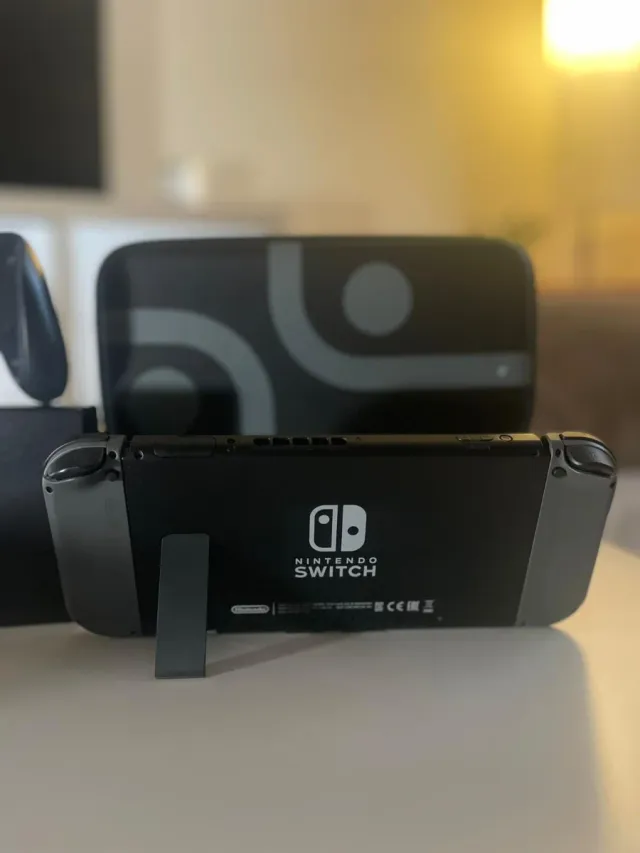 COMO NUEVA Nintendo switch con accesorios