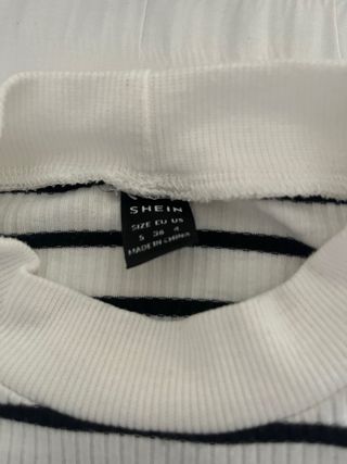 Jersey de rayas blanco y negro