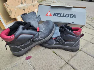 Botas Bellota Negras y Rojas