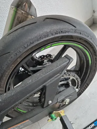 Kawasaki Ninja 400 KRT 2023