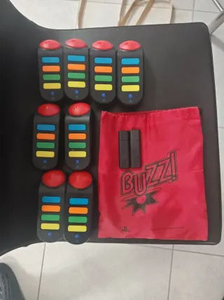 Buzz! Juegos, 8 mandos + pilas