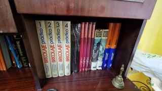 Libros antiguos y colección VHS