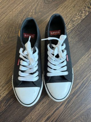 Zapatillas Levis Lona Negra Talla 39