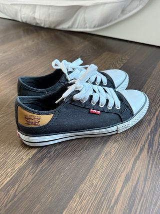Zapatillas Levis Lona Negra Talla 39