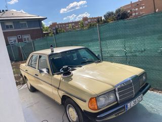 Mercedes-Benz W123 1979