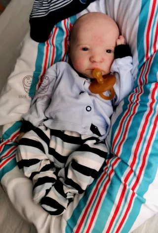 Bebé Reborn Silicona Levi Awake