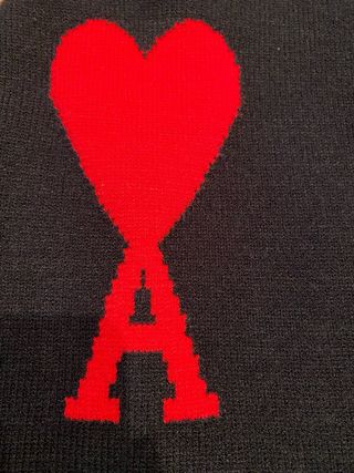 Jersey Ami Paris Negro Corazón Rojo