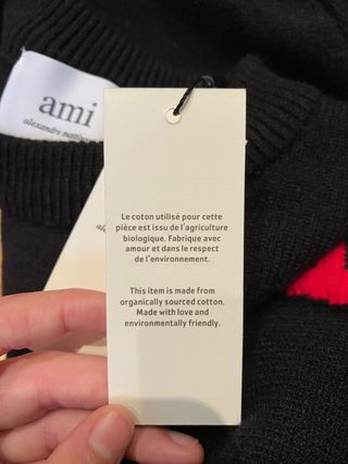 Jersey Ami Paris Negro Corazón Rojo