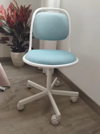 Silla infantil Ikea azul