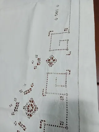 Tovaglia ricamata a mano cm130x70 per altare