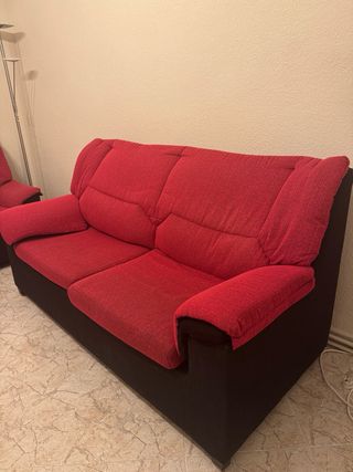 2 Divani a 2 posti rossi e neri
