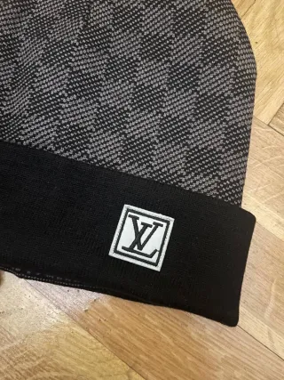 Gorro Louis Vuitton Negro Gris