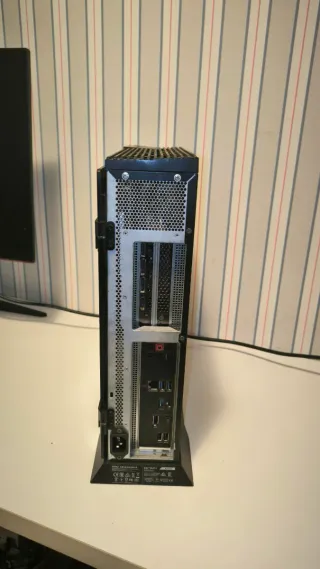 MSI Trident Gaming PC + Monitor