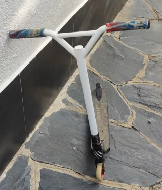 Patinetes infantil ROOSTER azul y blanco.Todo 30e.