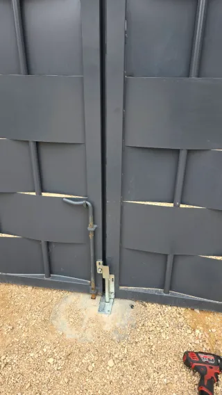 Cerradura automática puerta batiente