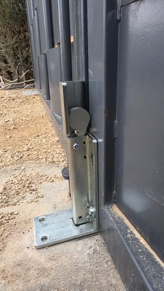 Cerradura automática puerta batiente