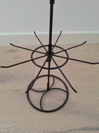 Espositore girevole in metallo nero