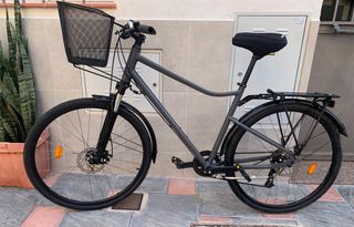 Bicicleta de ciudad negra