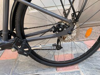 Bicicleta de ciudad negra