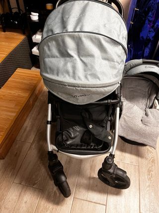 Cochecito de bebé y silla de coche