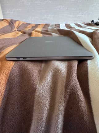 MacBook Pro 13 2020 Intel Core i5 16GB RAM 1TB