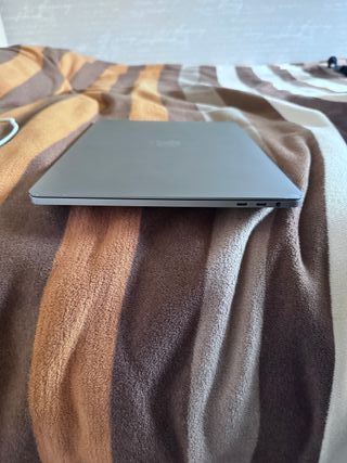 MacBook Pro 13 2020 Intel Core i5 16GB RAM 1TB