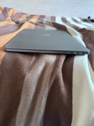 MacBook Pro 13 2020 Intel Core i5 16GB RAM 1TB