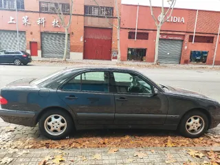 Mercedes-Benz Clase E 2001