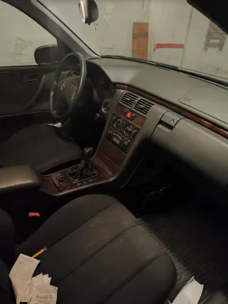 Mercedes-Benz Clase E 2001