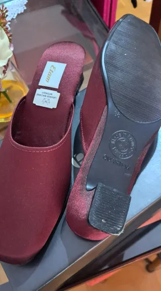 Zapatillas Etam raso burdeos sin estrenar