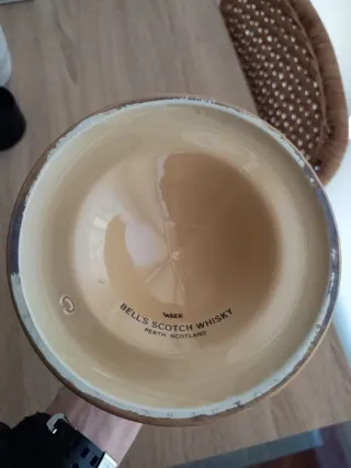 Bottiglie in ceramica per whisky Bell's