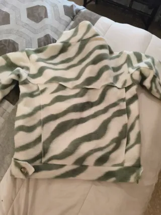 Chaqueta de felpa con estampado cebra